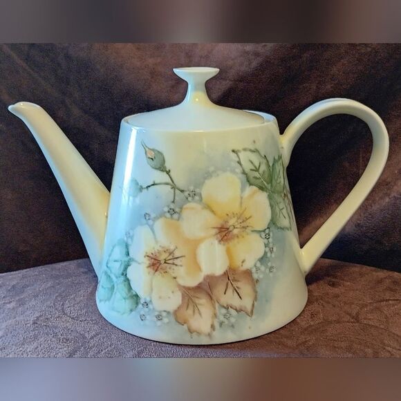 Vintage 1966 German Handpainted Porcelain Teapot & 4 Cups w/Matching Signatures - Picture 2 of 9